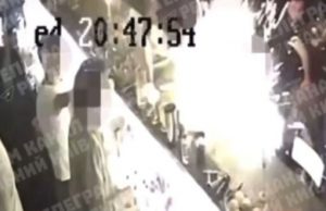 Момент вибуху учбової гранати у кафе на вулиці Рейтарській у Києві. ВIДЕО Момент-вибуху-учбової-гранати-у-кафе-на-вулиці-Рейтарській-у-Києві.-ВiДЕО