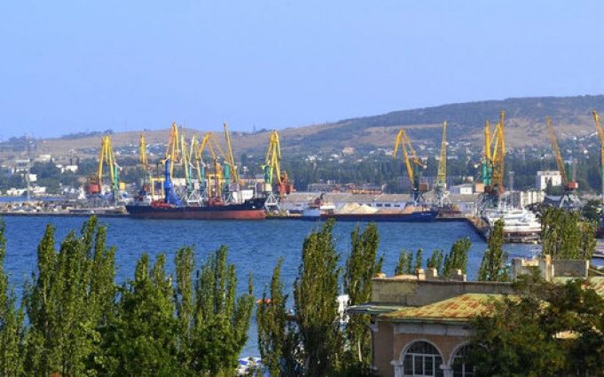 В окупованому Криму пролунали вибухи: росіяни заявили про атаку безпілотників. ВIДЕО В-окупованому-Криму-пролунали-вибухи:-росіяни-заявили-про-атаку-безпілотників.-ВiДЕО