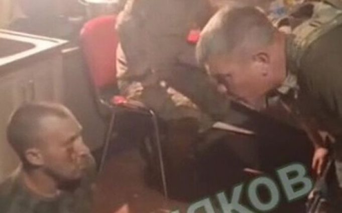 Окупанти з підрозділу “Шторм Z” напилися та відкрили вогонь по своїх товаришам по службі. ВIДЕО Окупанти-з-підрозділу-“Шторм-z”-напилися-та-відкрили-вогонь-по-своїх-товаришам-по-службі.-ВiДЕО