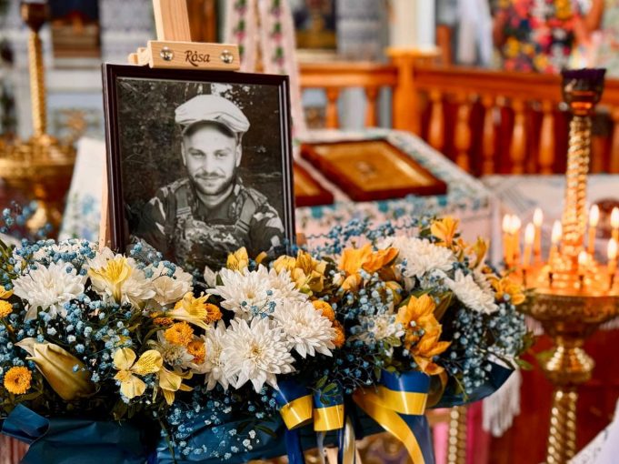 У Нововолинській громаді провели в останню земну дорогу військовослужбовця Дмитра Хрищука У-Нововолинській-громаді-провели-в-останню-земну-дорогу-військовослужбовця-Дмитра-Хрищука