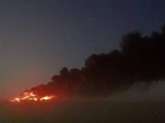 Третю добу у Ростовській області не можуть загасити пожежу на нафтобазі. ВIДЕО Третю-добу-у-Ростовській-області-не-можуть-загасити-пожежу-на-нафтобазі.-ВiДЕО