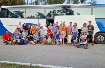 Вихованці громадської організації «Світ для дітей» відпочили на озері Пісочне Вихованці-громадської-організації-«Світ-для-дітей»-відпочили-на-озері-Пісочне