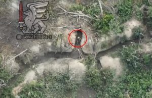 Пряме влучання ударного безпілотника в російського загарбника на Луганщині. ВIДЕО Пряме-влучання-ударного-безпілотника-в-російського-загарбника-на-Луганщині.-ВiДЕО