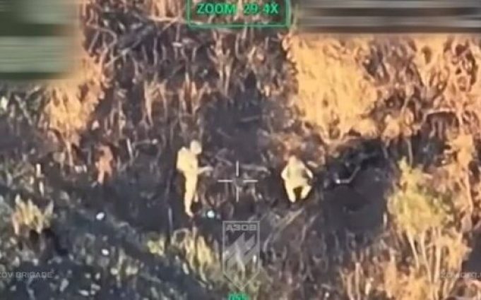 Окупанти відрубали сокирою руку мертвому товаришу по службі. ВIДЕО Окупанти-відрубали-сокирою-руку-мертвому-товаришу-по-службі.-ВiДЕО