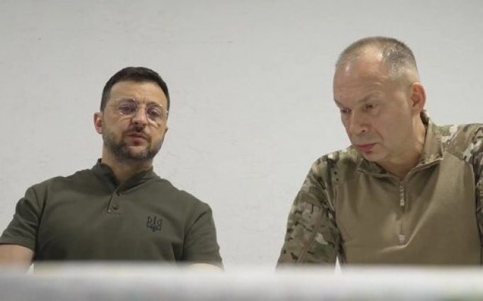 Зеленський відвідав прикордоння Сумщини та провів нараду з Сирським. ВIДЕО Зеленський-відвідав-прикордоння-Сумщини-та-провів-нараду-з-Сирським.-ВiДЕО