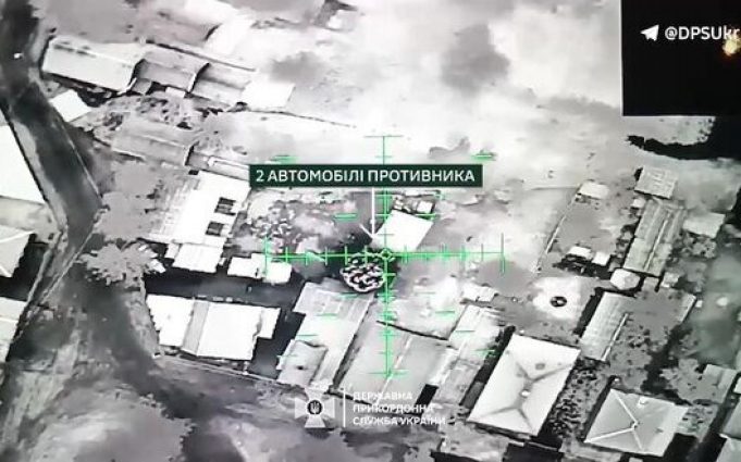 Прикордонники знищили 6 ворожих авто, броньовик і склади боєприпасів. ВIДЕО Прикордонники-знищили-6-ворожих-авто,-броньовик-і-склади-боєприпасів.-ВiДЕО