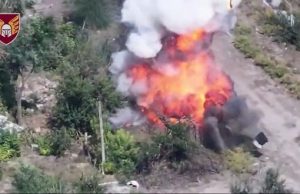 Бійці 46 ОАеМБр відбили ворожий штурм та знищили шість одиниць техніки окупантів. ВIДЕО Бійці-46-ОАеМБр-відбили-ворожий-штурм-та-знищили-шість-одиниць-техніки-окупантів.-ВiДЕО