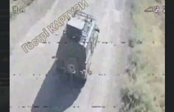 Знищення дронами логістичного транспорту окупантів на Харківщині. ВIДЕО Знищення-дронами-логістичного-транспорту-окупантів-на-Харківщині.-ВiДЕО