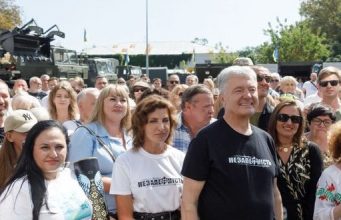 Порошенко прозвітував, що витратив на допомогу ЗСУ 6 млрд грн. ВІДЕО+ФОТОрепортаж Порошенко-прозвітував,-що-витратив-на-допомогу-ЗСУ-6-млрд-грн.-ВІДЕО+ФОТОрепортаж