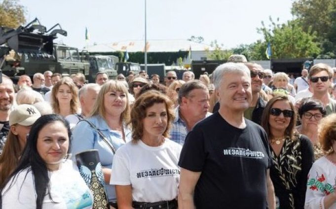 Порошенко прозвітував, що витратив на допомогу ЗСУ 6 млрд грн. ВІДЕО+ФОТОрепортаж Порошенко-прозвітував,-що-витратив-на-допомогу-ЗСУ-6-млрд-грн.-ВІДЕО+ФОТОрепортаж