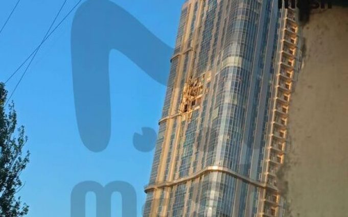 Росіяни заявили про масовану атаку безпілотників на Саратовську область. ВIДЕО Росіяни-заявили-про-масовану-атаку-безпілотників-на-Саратовську-область.-ВiДЕО
