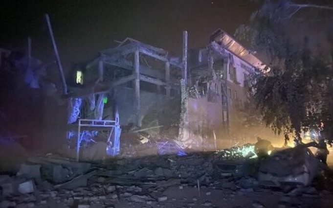 Ракетний удар по Кривому Рогу: кількість загиблих зросла до 2. ВIДЕО Ракетний-удар-по-Кривому-Рогу:-кількість-загиблих-зросла-до-2.-ВiДЕО