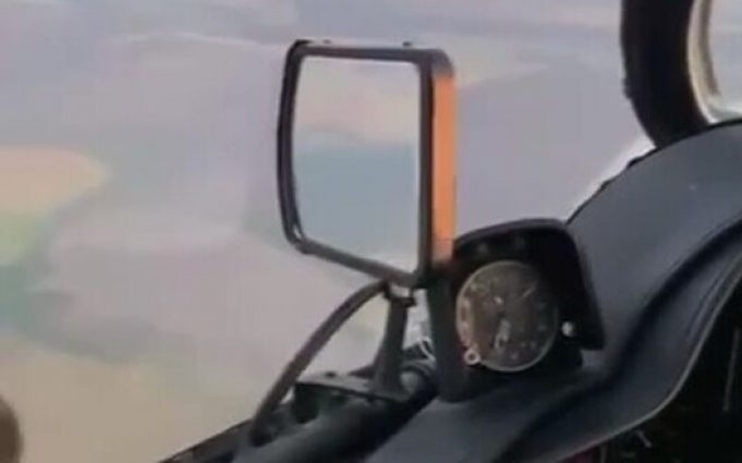 Українські пілоти гелікоптера Мі-24 збили у повітрі російський дрон-камікадзе. ВIДЕО Українські-пілоти-гелікоптера-Мі-24-збили-у-повітрі-російський-дрон-камікадзе.-ВiДЕО