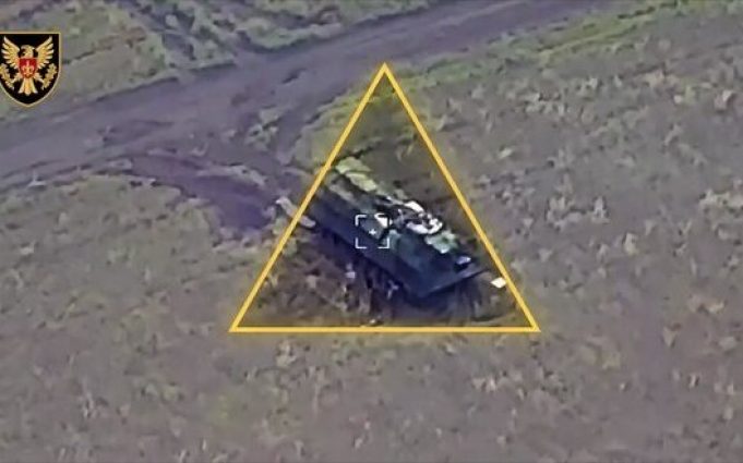 Снаряд GMLRS прямим влучанням знищив російську РЛС “Зоопарк-М1” на Запоріжжі. ВIДЕО Снаряд-gmlrs-прямим-влучанням-знищив-російську-РЛС-“Зоопарк-М1”-на-Запоріжжі.-ВiДЕО
