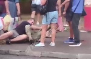 В Одесі стався конфлікт між ТЦК та чоловіками: У військкоматі кажуть про напад на військових.... В-Одесі-стався-конфлікт-між-ТЦК-та-чоловіками:-У-військкоматі-кажуть-про-напад-на-військових.