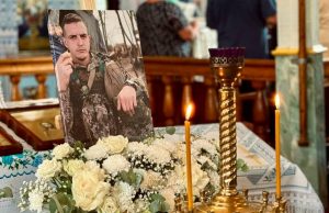 Cхиляємо голови в скорботі, прощаючись з Романом Трушем – Захисником, який віддав своє життя за... Cхиляємо голови в скорботі, прощаючись з Романом Трушем – Захисником, який віддав своє життя за нашу державу