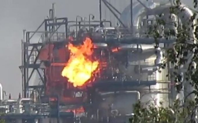 Атака дронів на Москву: є займання на нафтопереробному заводі. ВIДЕО Атака-дронів-на-Москву:-є-займання-на-нафтопереробному-заводі.-ВiДЕО