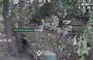 Сили оборони знищили три гармати, танк, вантажівку та склад боєкомплекту окупантів. ВIДЕО Сили-оборони-знищили-три-гармати,-танк,-вантажівку-та-склад-боєкомплекту-окупантів.-ВiДЕО