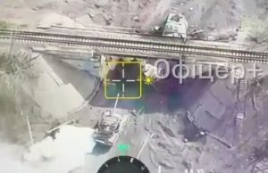 Нацгвардійці із бригади “Кара-Даг” поцупили в окупантів справний танк Т-72. ВIДЕО безпілотника Нацгвардійці-із-бригади-“Кара-Даг”-поцупили-в-окупантів-справний-танк-Т-72.-ВiДЕО-безпілотника