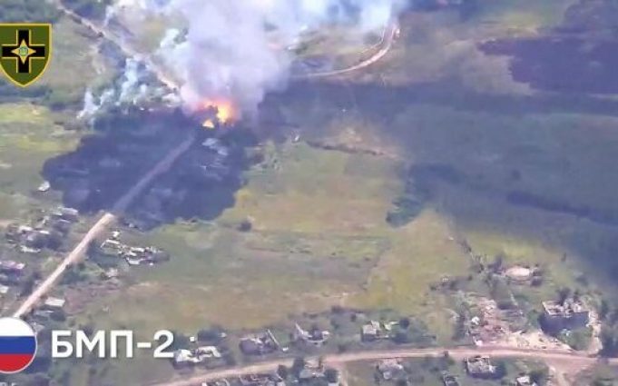 Воїни 28 ОМБр знищили САУ, РСЗВ БМ-21 “Град”, БМП-2 російських загарбників. ВIДЕО Воїни-28-ОМБр-знищили-САУ,-РСЗВ-БМ-21-“Град”,-БМП-2-російських-загарбників.-ВiДЕО