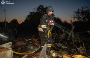 Наслідки ворожого авіаудару по Сумах: окупанти поцілили по дачному масиву. ВІДЕО+ФОТОрепортаж Наслідки-ворожого-авіаудару-по-Сумах:-окупанти-поцілили-по-дачному-масиву.-ВІДЕО+ФОТОрепортаж