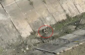 Поранений окупант підірвав себе гранатою на Донеччині. ВIДЕО Поранений-окупант-підірвав-себе-гранатою-на-Донеччині.-ВiДЕО