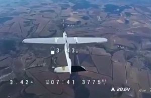 Дрон-камікадзе поцілив у російський безпілотник “Орлан-10” на висоті понад 3600 метрів. ВIДЕО Дрон-камікадзе-поцілив-у-російський-безпілотник-“Орлан-10”-на-висоті-понад-3600-метрів.-ВiДЕО