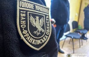 В Івано-Франківську невідомі побили військового: поліція відкрила провадження. ВIДЕО В-Івано-Франківську-невідомі-побили-військового:-поліція-відкрила-провадження.-ВiДЕО
