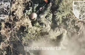 Російський військовослужбовець пустив собі кулю в лоба на полі бою. ВIДЕО 18+ Російський-військовослужбовець-пустив-собі-кулю-в-лоба-на-полі-бою.-ВiДЕО-18+