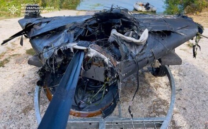 Водолази-сапери ДСНС вилучили з Дніпра частини дрона. ВІДЕО+ФОТОрепортаж Водолази-сапери-ДСНС-вилучили-з-Дніпра-частини-дрона.-ВІДЕО+ФОТОрепортаж