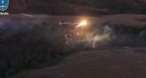 Воїни 118 ОБрТрО використали проти російських загарбників новий дрон-дракон. ВIДЕО Воїни-118-ОБрТрО-використали-проти-російських-загарбників-новий-дрон-дракон.-ВiДЕО