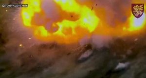 Детонація боєкомплекту ворожого БТР-82А в Курській області. ВIДЕО Детонація-боєкомплекту-ворожого-БТР-82А-в-Курській-області.-ВiДЕО
