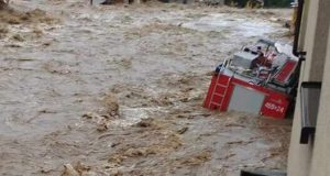 У Польщі місто пішло під воду після прориву дамби: Людей евакуюють гелікоптерами. ВIДЕО У-Польщі-місто-пішло-під-воду-після-прориву-дамби:-Людей-евакуюють-гелікоптерами.-ВiДЕО