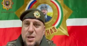 Командир спецназу “Ахмат” Алаудінов про кадирівців у полоні ЗСУ: “Залиште їх собі, вони нам не... Командир-спецназу-“Ахмат”-Алаудінов-про-кадирівців-у-полоні-ЗСУ:-“Залиште-їх-собі,-вони-нам-не.