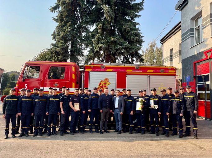У Нововолинську привітали рятувальників з професійним святом У-Нововолинську-привітали-рятувальників-з-професійним-святом