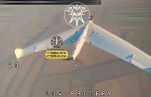 Дрон-камікадзе успішно атакує ворожий безпілотник “Zala”. ВIДЕО Дрон-камікадзе-успішно-атакує-ворожий-безпілотник-“zala”.-ВiДЕО