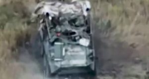 Спалили танк та БТР окупантів: 3 ОШБр відбила штурм рашистів на Харківщині. ВIДЕО Спалили-танк-та-БТР-окупантів:-3-ОШБр-відбила-штурм-рашистів-на-Харківщині.-ВiДЕО