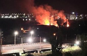 Найбільший парк окупованого Маріуполя охопила пожежа. ВІДЕО+ФОТО Найбільший-парк-окупованого-Маріуполя-охопила-пожежа.-ВІДЕО+ФОТО