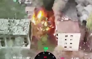 Десантники 25 бригади знищили танк та піхоту окупантів на Покровському напрямку. ВIДЕО Десантники-25-бригади-знищили-танк-та-піхоту-окупантів-на-Покровському-напрямку.-ВiДЕО