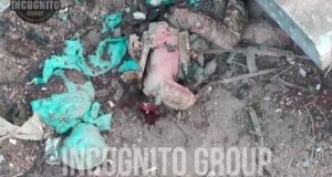 Окупант втратив голову після скиду із українського безпілотника. ВIДЕО 18+ Окупант-втратив-голову-після-скиду-із-українського-безпілотника.-ВiДЕО-18+