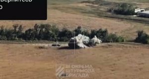 Бійці 3 ОШБр розбили колону техніки російських загарбників на Харківщині. ВIДЕО Бійці-3-ОШБр-розбили-колону-техніки-російських-загарбників-на-Харківщині.-ВiДЕО