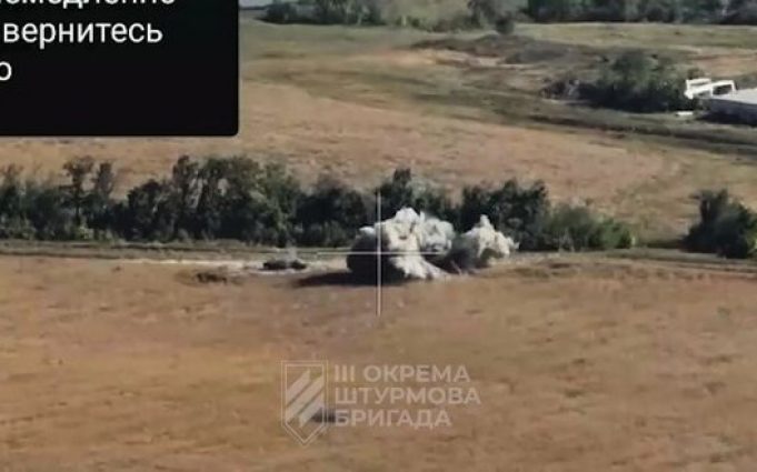 Бійці 3 ОШБр розбили колону техніки російських загарбників на Харківщині. ВIДЕО Бійці-3-ОШБр-розбили-колону-техніки-російських-загарбників-на-Харківщині.-ВiДЕО
