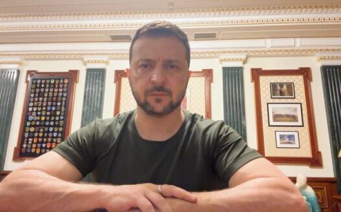 Україна б’є по складах боєприпасів у Росії своєю зброєю, – Зеленський. ВIДЕО Україна-б’є-по-складах-боєприпасів-у-Росії-своєю-зброєю,-–-Зеленський.-ВiДЕО