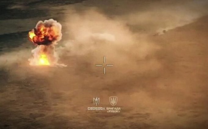 Ворожій бронетехніці відірвало башту від вибуху, а штурм противника було відбито. ВIДЕО Ворожій-бронетехніці-відірвало-башту-від-вибуху,-а-штурм-противника-було-відбито.-ВiДЕО