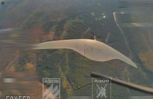 Протиповітряна оборона 12 бригади “Азов” знищила російські безпілотники FPV-дронами. ВIДЕО Протиповітряна-оборона-12-бригади-“Азов”-знищила-російські-безпілотники-fpv-дронами.-ВiДЕО