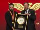 Зеленський отримав нагороду “The Golden Plate Award” від Американської академії досягнень. ВIДЕО Зеленський-отримав-нагороду-“the-golden-plate-award”-від-Американської-академії-досягнень.-ВiДЕО