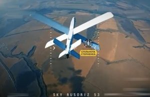 Дрон-камікадзе збиває російський БПЛА “Ланцет” у модифікації “Изделие-51”. ВIДЕО Дрон-камікадзе-збиває-російський-БПЛА-“Ланцет”-у-модифікації-“Изделие-51”.-ВiДЕО