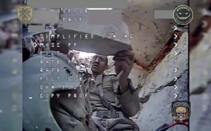 Воїни 56 Маріупольської бригади ліквідували російського солдата дроном-камікадзе. ВIДЕО Воїни-56-Маріупольської-бригади-ліквідували-російського-солдата-дроном-камікадзе.-ВiДЕО