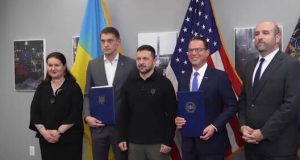 Зеленський зустрівся із губернатором Пенсильванії Шапіро. ВIДЕО Зеленський-зустрівся-із-губернатором-Пенсильванії-Шапіро.-ВiДЕО