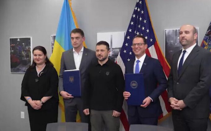 Зеленський зустрівся із губернатором Пенсильванії Шапіро. ВIДЕО Зеленський-зустрівся-із-губернатором-Пенсильванії-Шапіро.-ВiДЕО
